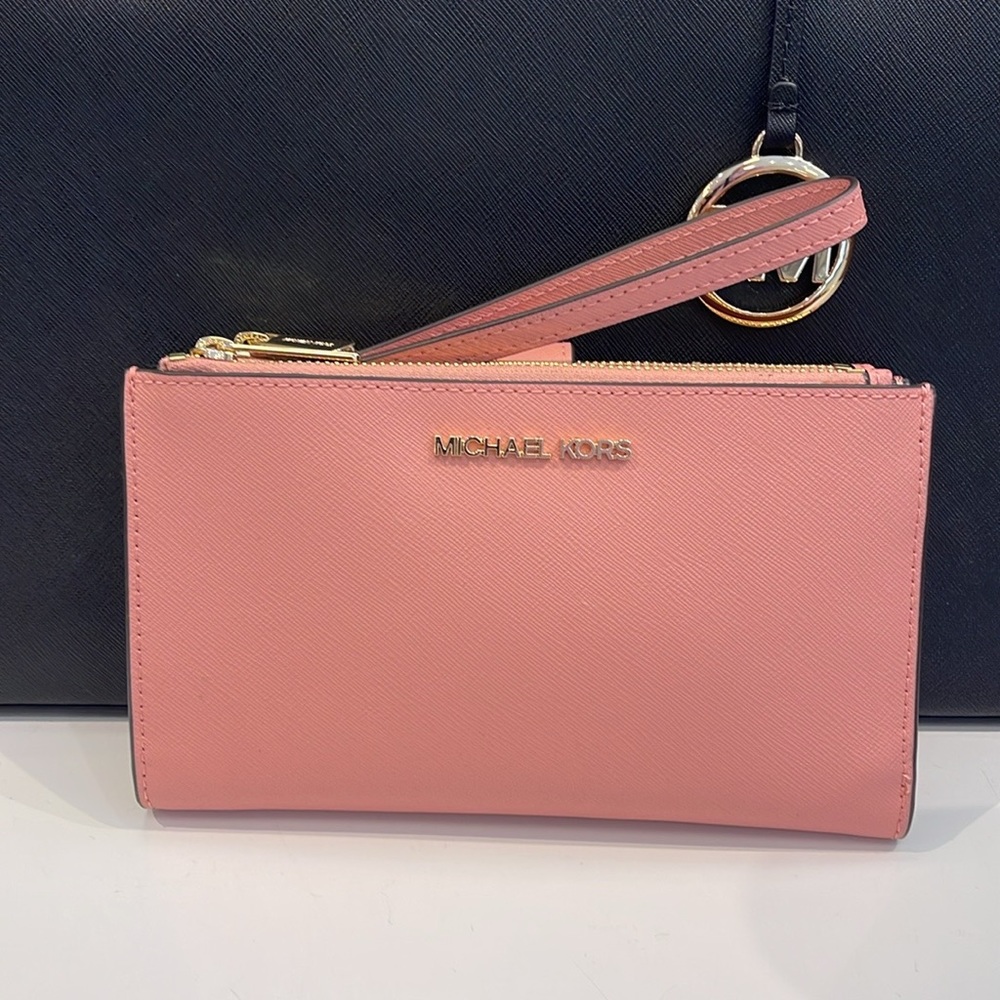 MICHAEL KORS
Jet Set Large Leather Smartphone Wristlet Wallet
Primrose 
NWT - Picture 5 of 16